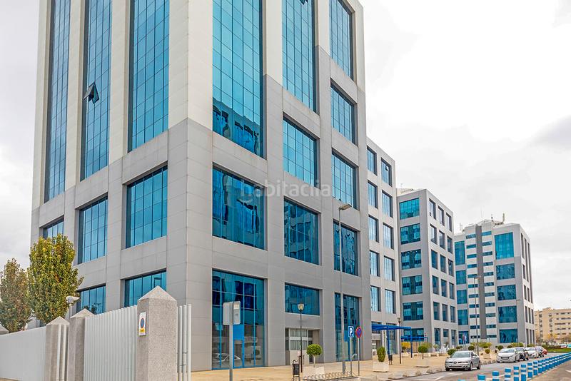 Foto b83464a4-de10-4ad8-a0d0-4e1de5588525. Oficina solvia inmobiliaria oficinas en San Jerónimo - La Bachillera Sevilla