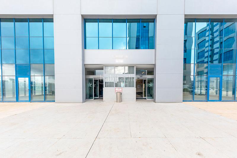 Foto dc5e2f88-bab2-425b-902f-f21b9dfd65ff. Oficina solvia inmobiliaria oficinas en San Jerónimo - La Bachillera Sevilla