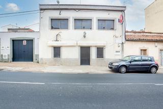Local commercial  C/ miguel hernández. Solvia inmobiliaria  locales arroyo de la luz