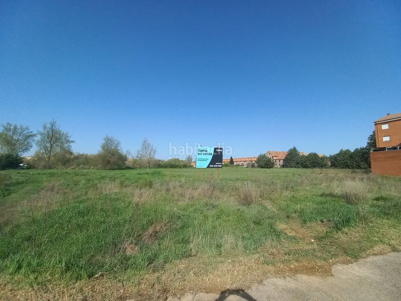 Foto b36623de-f264-47e6-92fe-0375fa1ac33a. Edifici a Trobajo del camino