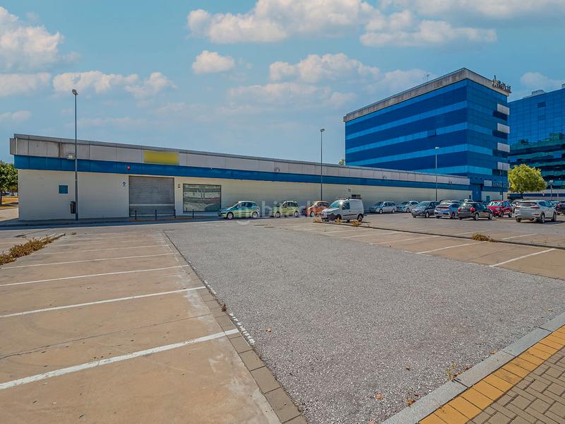 Foto 9826e1e4-924a-4a28-bb28-d07d819fcf85. Bureau avec parking dans Torreblanca Sevilla