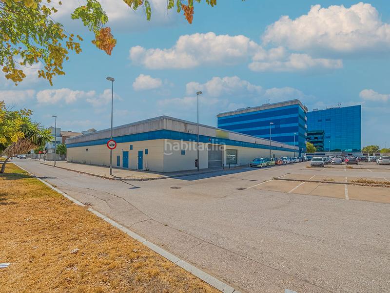 Foto ebf6b0cb-16b9-41b7-a36a-a56697b98af7. Bureau avec parking dans Torreblanca Sevilla