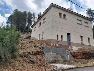 Xalet  C/ sant sadurni. Solvia inmobiliaria  chalet independiente subirans