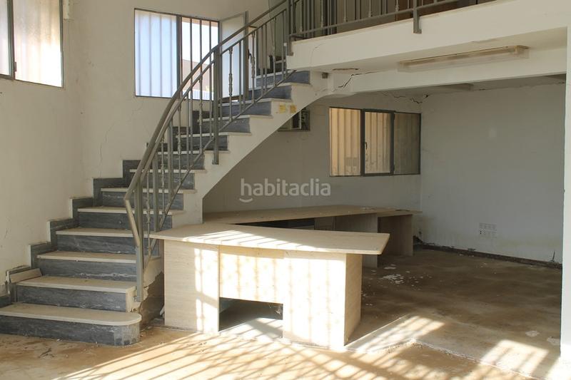 Foto 235a225b-b422-49df-9142-90593b231f49. Capannone industriale in Monòver