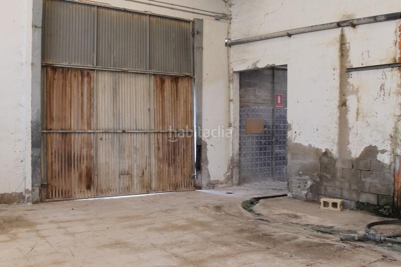 Foto a18331bf-8a93-4137-859f-7fa22b0ae60f. Capannone industriale in Monòver