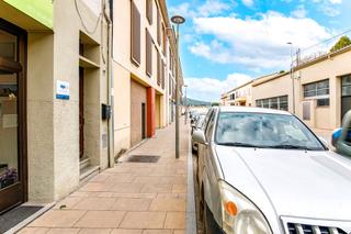 Local Comercial  Av president companys. Solvia inmobiliaria  locales besalú
