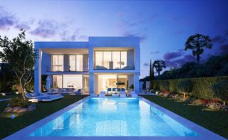 Finca rústica  Urbanización santa clara golf. Solvia inmobiliaria  suelo urbano marbella
