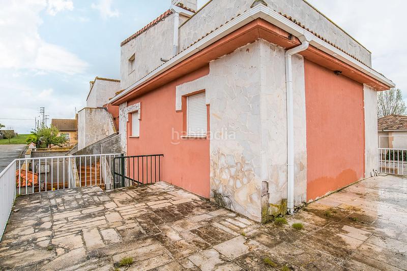 Foto 0006271c-32fa-4066-a2ab-fc7b36386a2f. Casa pareada solvia inmobiliaria chalet adosado en Fresno de la Fuente