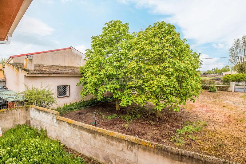 Foto 1be2d73a-c255-435e-8eef-7c51e368a546. Casa pareada solvia inmobiliaria chalet adosado en Fresno de la Fuente