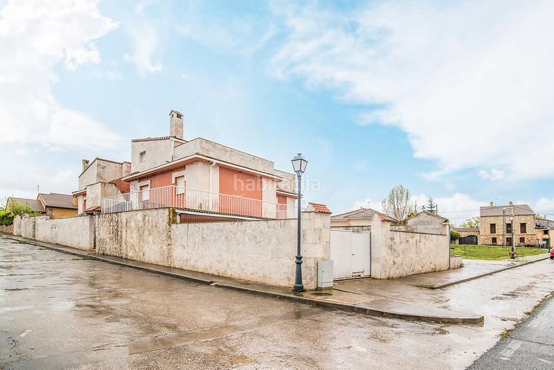 Foto 628fa02c-2ce7-4da4-ad8f-e51ac3349cfc. Casa pareada solvia inmobiliaria chalet adosado en Fresno de la Fuente