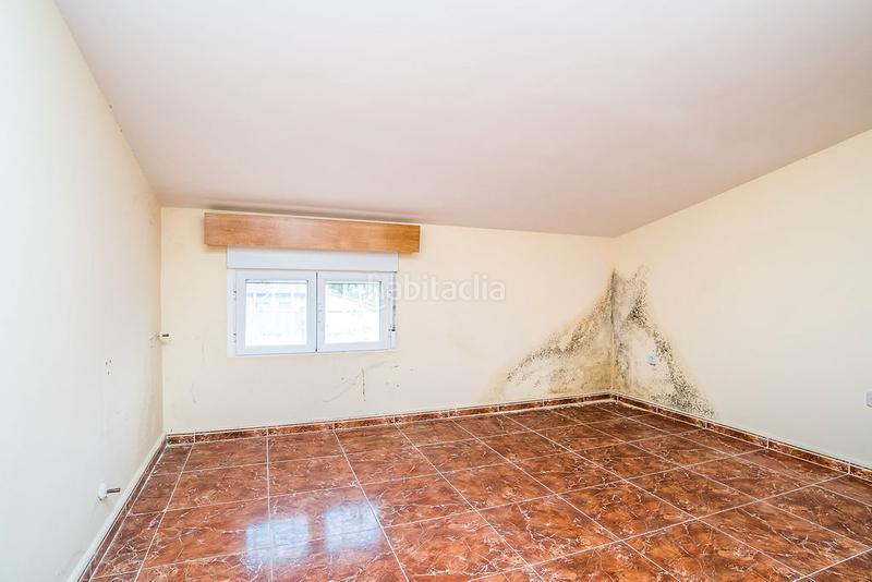 Foto b8abefc5-16e5-4ad5-af4a-07fbafdbeb4b. Casa pareada solvia inmobiliaria chalet adosado en Fresno de la Fuente