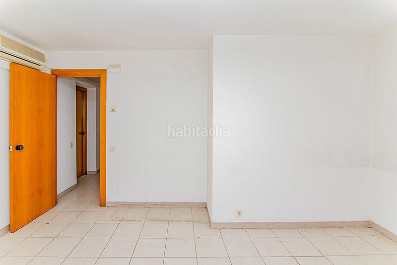 Foto 2a4f836d-9729-4294-a7fd-0485851f7338. Oficina a Olot