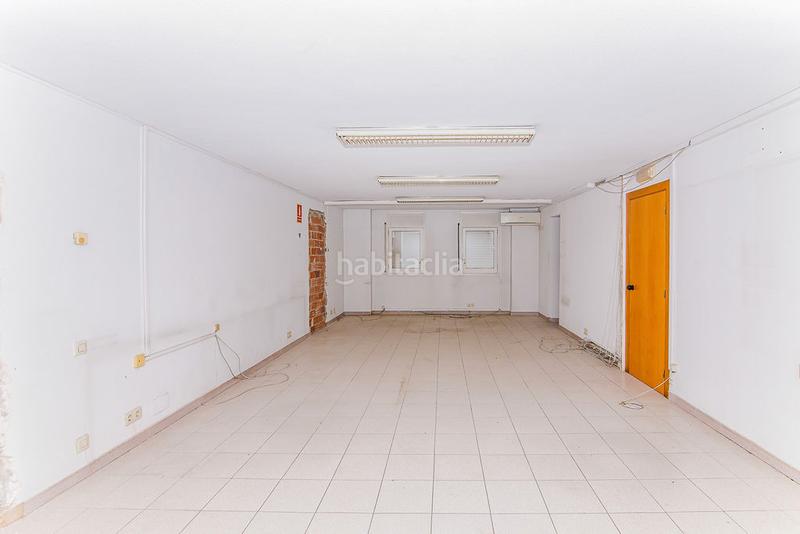 Foto 7125bc61-3477-4ddc-b08d-46143dfb17e8. Oficina a Olot