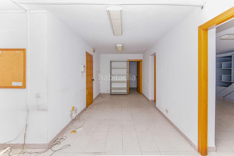 Foto 9348071a-eff4-4e75-b87b-662e2183524a. Oficina a Olot