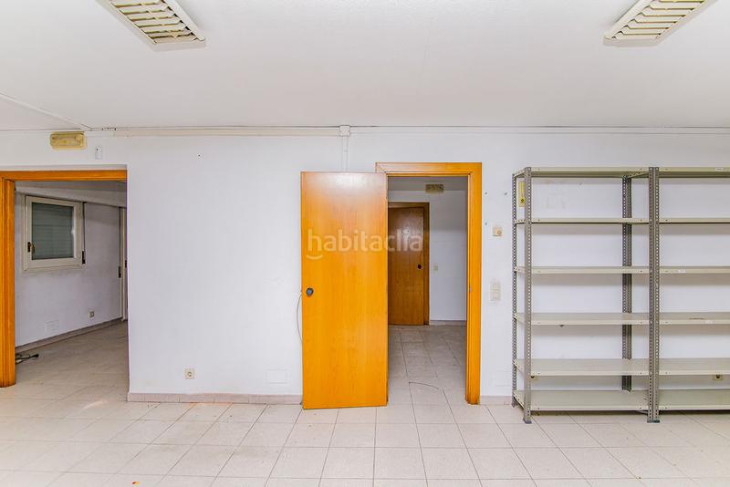 Foto a762d395-5c7f-4c39-871e-19386b446ec6. Oficina a Olot