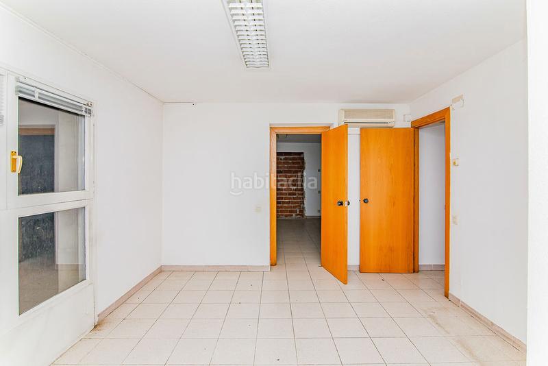 Foto aa0cfb47-00b4-41bf-9115-c9df0a196665. Oficina a Olot