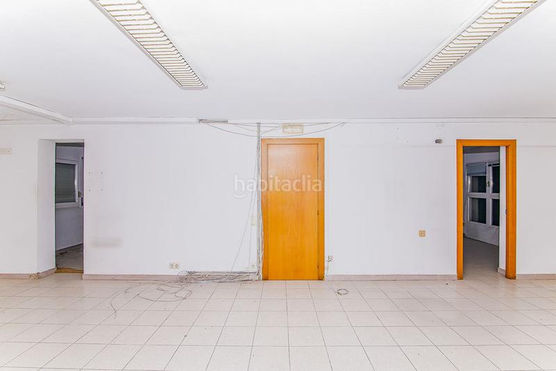 Foto c6fe6136-0a00-4b89-9975-49198835141a. Oficina a Olot