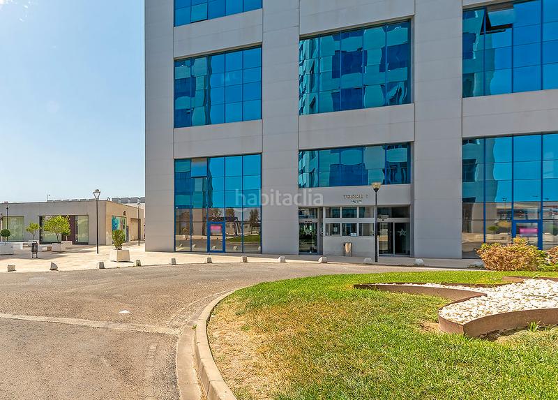 Foto 42a2ffec-bd2d-4fe3-8641-f73f23c56fc4. Oficina a San Jerónimo - La Bachillera Sevilla