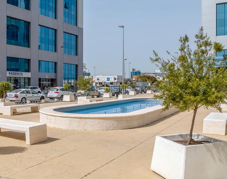 Foto eeb0be92-4a53-4f87-9922-bbda662ff76d. Oficina a San Jerónimo - La Bachillera Sevilla