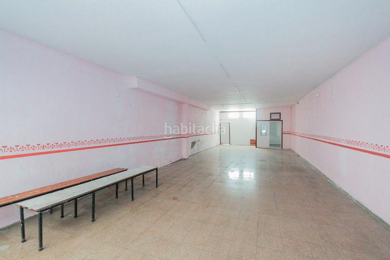 Foto 0e312c99-a4ad-4ae3-be7e-99af89fdd166. Local comercial a Fondo Santa Coloma de Gramenet