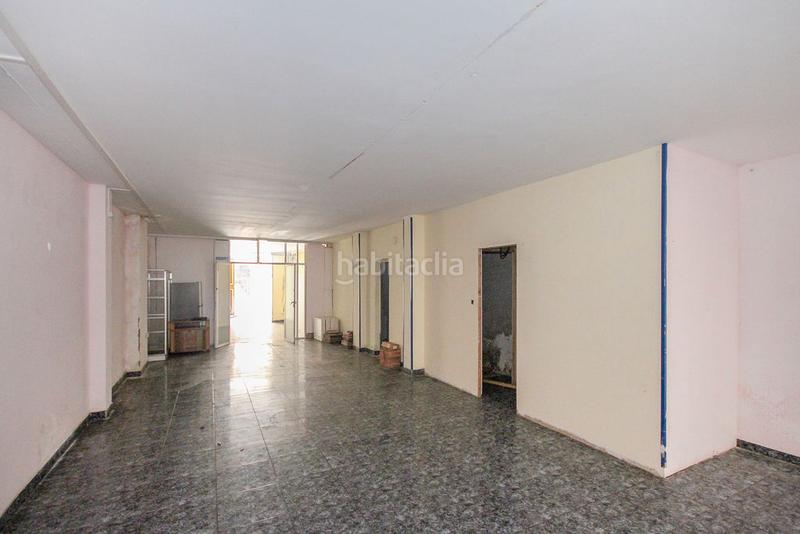 Foto 2d0ef7f8-7792-4242-8466-d95cf9208b0f. Local comercial a Fondo Santa Coloma de Gramenet