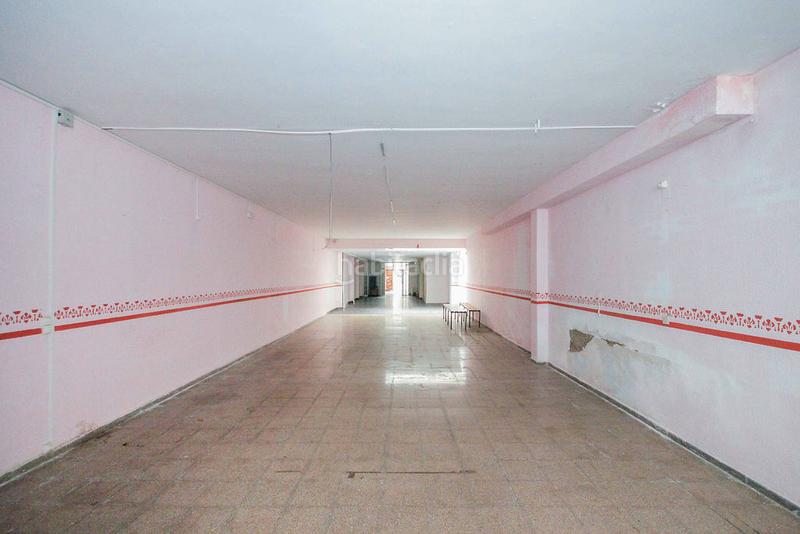 Foto 30e338fe-a4a5-4517-aeeb-9578c7695afe. Local comercial a Fondo Santa Coloma de Gramenet