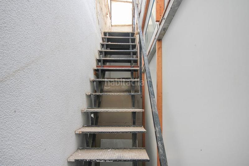 Foto 803eb0b4-8ac3-44d9-b673-08b4c672b7a2. Local comercial a Fondo Santa Coloma de Gramenet