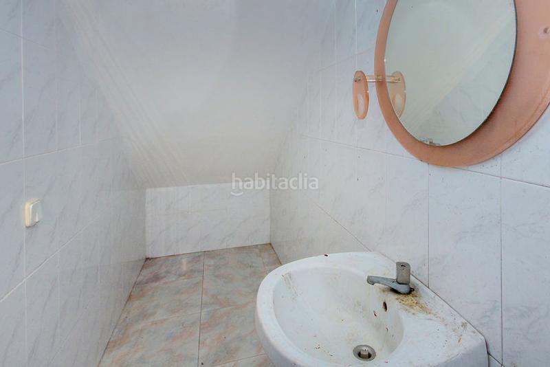 Foto dd276c9e-d4f5-4f19-9d25-a914fd57c958. Local comercial a Fondo Santa Coloma de Gramenet