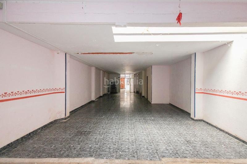 Foto eb48f89b-fa74-4c35-999c-acc3fc042e2b. Local comercial a Fondo Santa Coloma de Gramenet