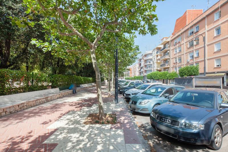 Foto f0b73bc7-db96-42bb-b78a-219c1b1ee152. Finca rústica solvia inmobiliaria suelo urbano en Alzira