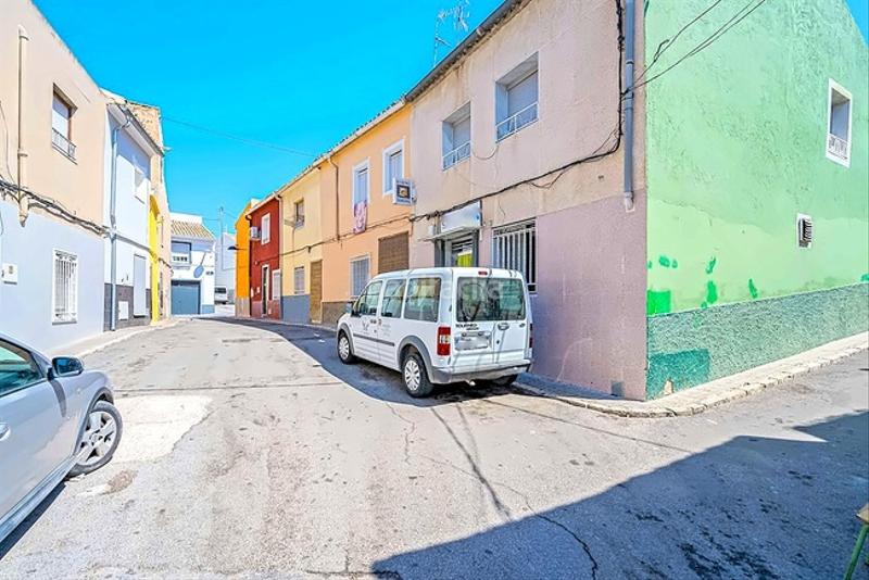 Foto 39e2320b-24c0-4269-9820-c16c715b2e5b. Casa pareada solvia inmobiliaria chalet adosado en Villena