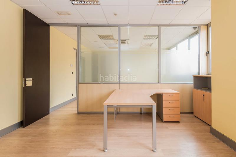 Foto 2fa8e560-c420-4b4a-9ba2-735ba87db867. Oficina solvia inmobiliaria oficinas en Rekalde Centro Bilbao