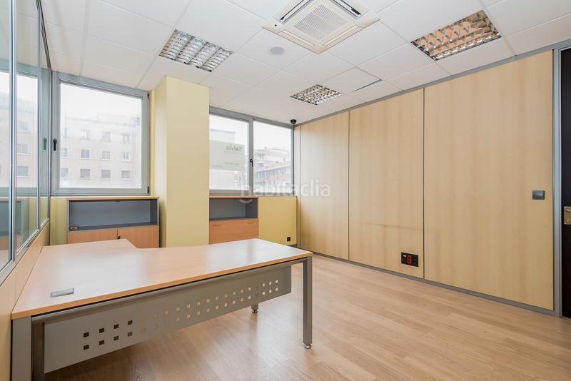 Foto 40a23fd1-265c-4fbb-a42b-74496a3905cc. Oficina solvia inmobiliaria oficinas en Rekalde Centro Bilbao