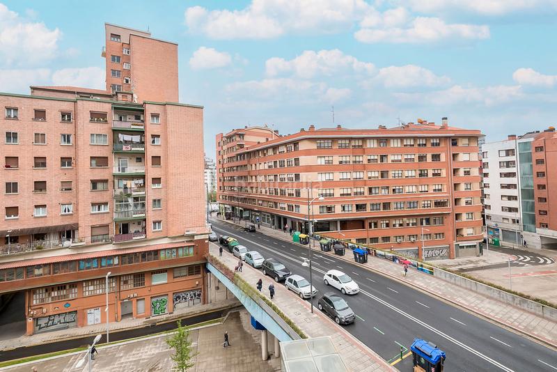 Foto 4cc6275c-f94c-4c54-a2c8-b251b8c93233. Oficina solvia inmobiliaria oficinas en Rekalde Centro Bilbao