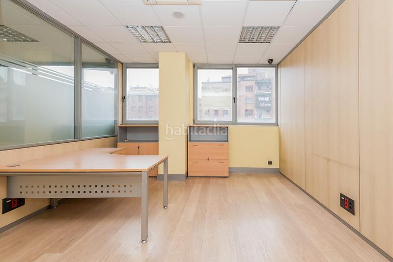Foto 69e3715c-c66c-4203-babe-80bec00808e3. Oficina solvia inmobiliaria oficinas en Rekalde Centro Bilbao