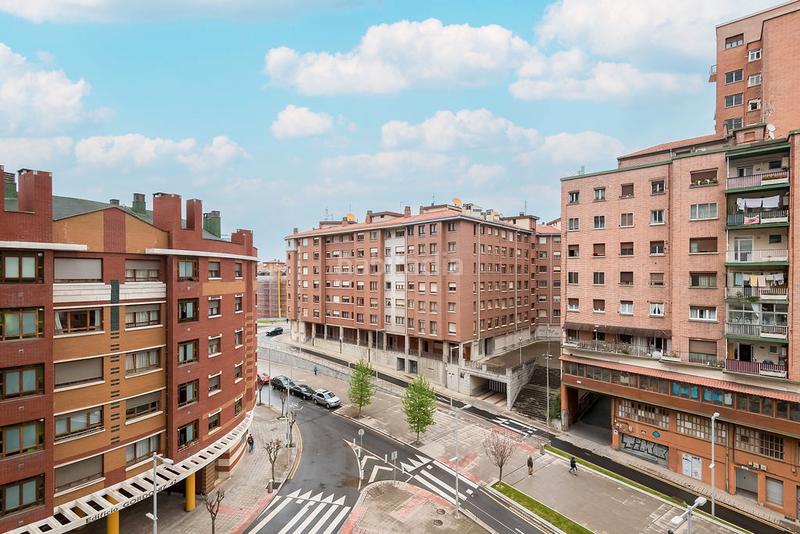 Foto 767ee935-086f-4490-aa47-97348b2c36be. Oficina solvia inmobiliaria oficinas en Rekalde Centro Bilbao