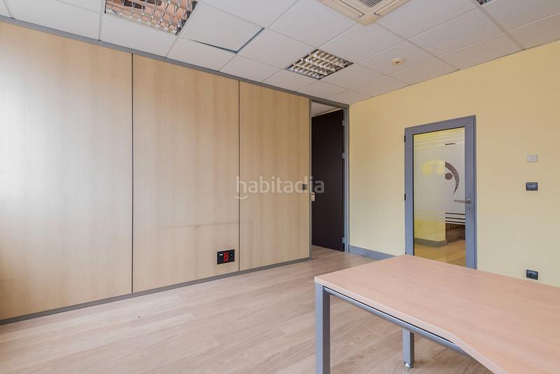 Foto fbf1ac3c-273c-4d82-84fa-7bd088894520. Oficina solvia inmobiliaria oficinas en Rekalde Centro Bilbao