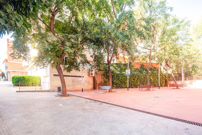 Foto ab6be700-c385-4236-9f4f-538d3e3fdc10. Locale commerciale in La Plana Esplugues de Llobregat