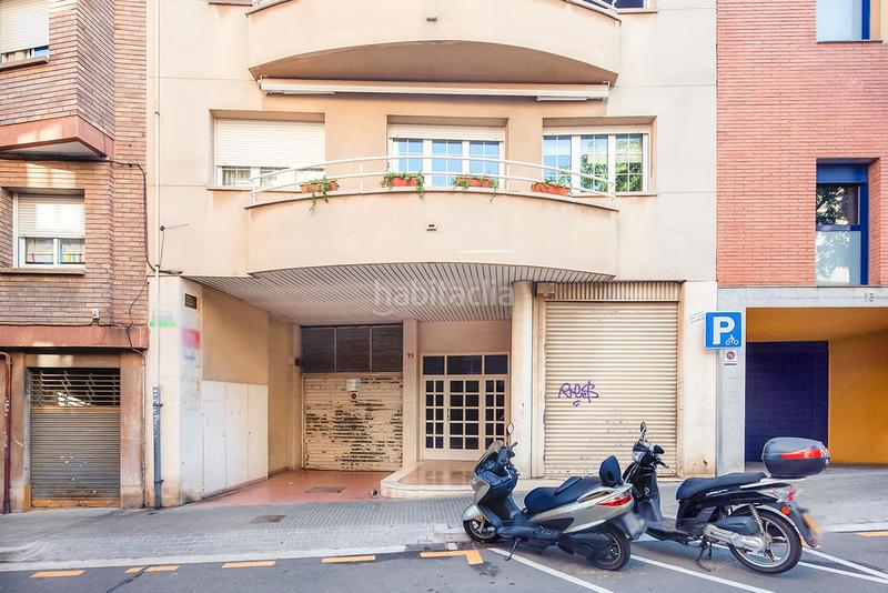 Foto f97d082b-8c5a-4f61-967a-ae211cf170df. Locale commerciale in La Plana Esplugues de Llobregat