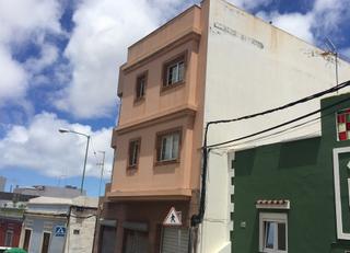 Édifice  C/ pino apolinario. Solvia inmobiliaria  edificio palmas de gran canaria las