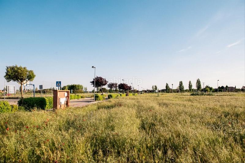 Foto 2ecc7e08-1b79-4473-aac9-0d6d8b19a369. Finca rústica solvia inmobiliaria suelo urbano en Aldeamayor de San Martín