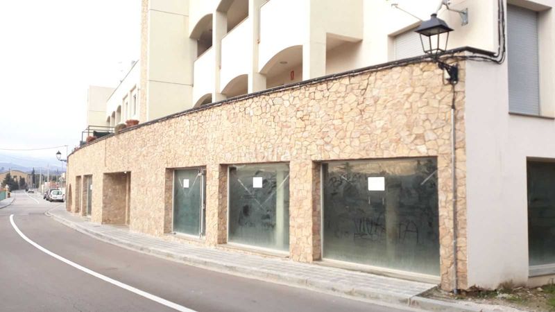 Foto da32d31c-8b7d-4f9f-9aeb-868cdbddaafe. Local comercial a Castellgalí