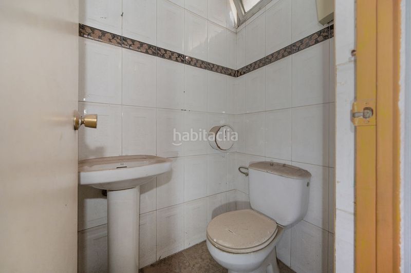 Foto f2897fd1-288e-473d-bcd4-353b400a3ab0. Local comercial a Centro Antequera