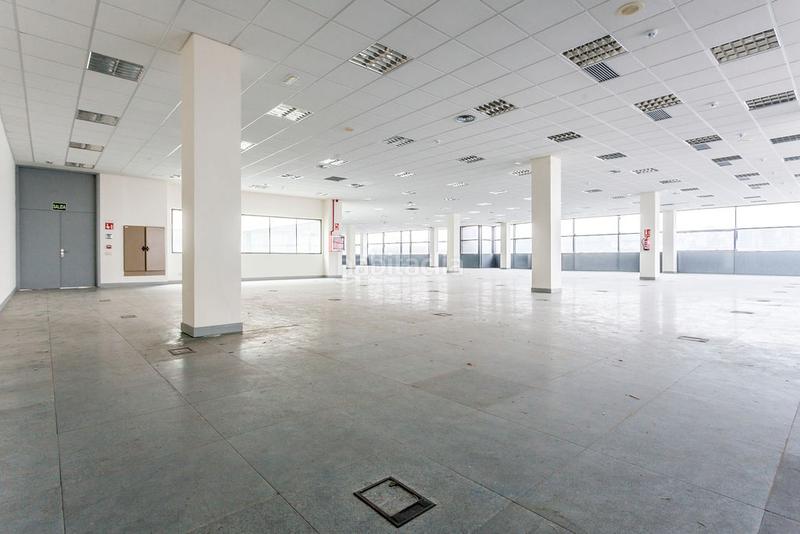 Foto 282d098b-20de-4937-b87b-b3afa873234b. Büro in Zona Industrial Alcobendas