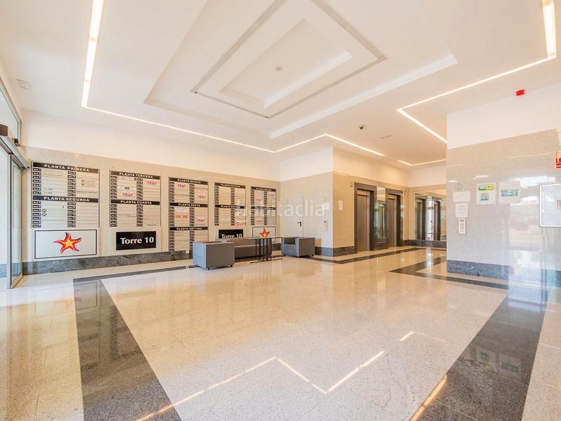 Foto c8c559d2-030f-4777-90ca-84a2c598c0ed. Oficina a San Jerónimo - La Bachillera Sevilla