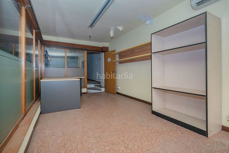Foto 60b2a366-6fda-4727-9d3c-8621911e83c9. Local comercial a Eixample Mataró