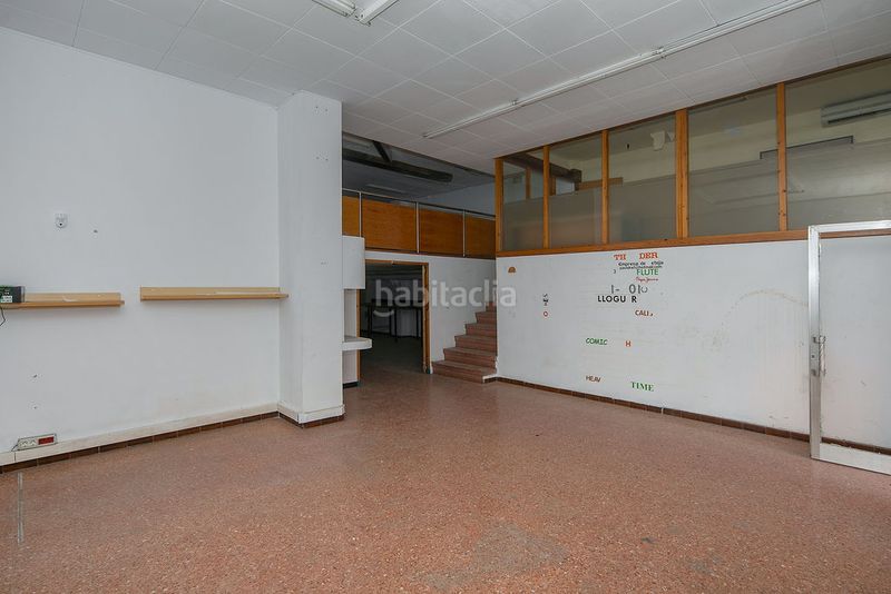 Foto a4eeb605-f7e6-40c4-9bf8-6b1d3623482e. Local comercial a Eixample Mataró