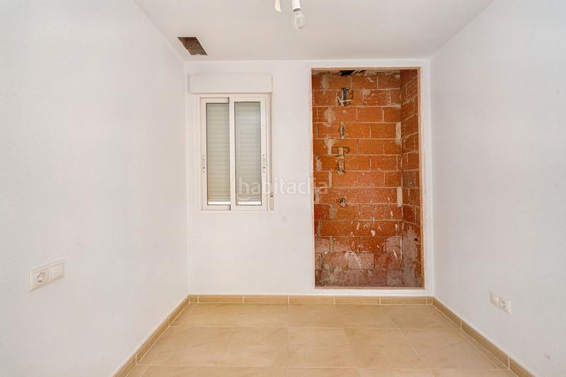 Foto 0af0c78f-5ffa-48d0-b1d2-d9f522bd8ef3. Édifice dans Castalla