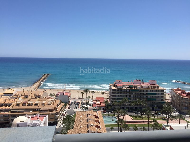Foto b2ad7590-f7e9-449c-8335-7eccac0429a6. Edifici amb piscina a Campello Playa Campello (el)