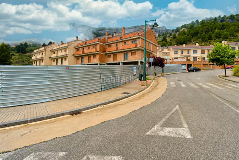 Foto 379c4562-75a8-4709-86fd-d6194780dcfe. Edifici a Zona Nord Alcoi